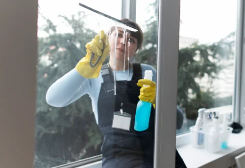 Nettoyage de vitres intérieures et extérieures à Cult